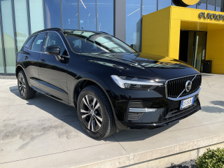 VOLVO XC60 B4 (d) Geartronic Momentum Pro