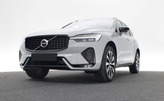VOLVO XC60 B4 (d) automatico Plus Dark