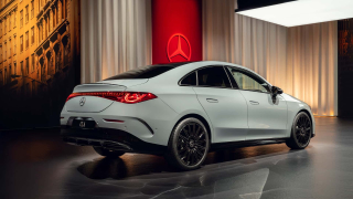 MERCEDES CLA 180 Premium Plus