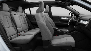 VOLVO XC40 B3 automatico Ultra Dark