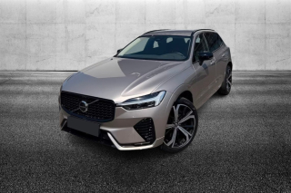 VOLVO XC60 B4 (d) automatico Plus Dark